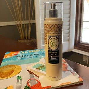 Moisture Waikiki Beach Coconut Milk 🐬Spray 🌊